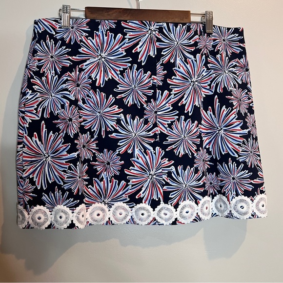 Crown & Ivy Casual Skort Navy with Red White Floral Print Womens Size 16 - Picture 4 of 12